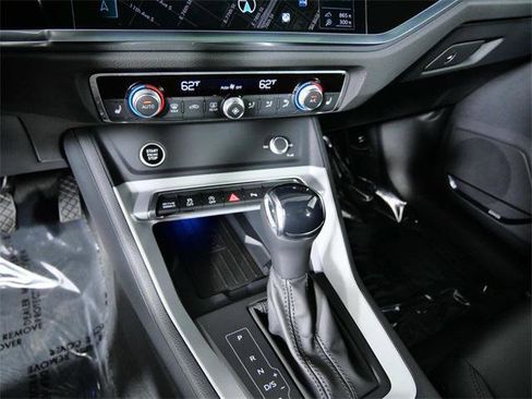 Certified 2024 Audi Q3 2.0T Premium Plus image 19