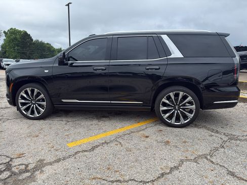 Used 2025 Cadillac Escalade Premium Luxury w/ Touring Package AWD/4WD image 7