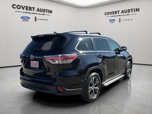Used 2016 Toyota Highlander XLE image 4