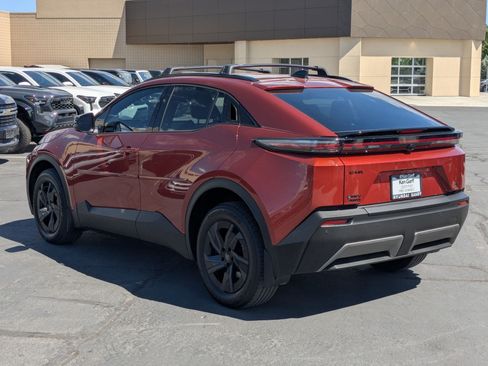 Used 2026 Toyota C-HR AWD/4WD image 8