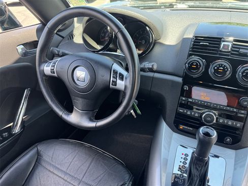 Used 2008 Saturn Sky w/ Weekend Getaway Package image 13