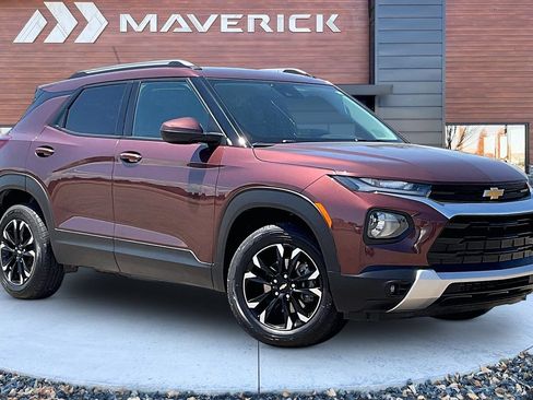 Used 2022 Chevrolet TrailBlazer LT w/ Driver Confidence Package AWD/4WD image 1