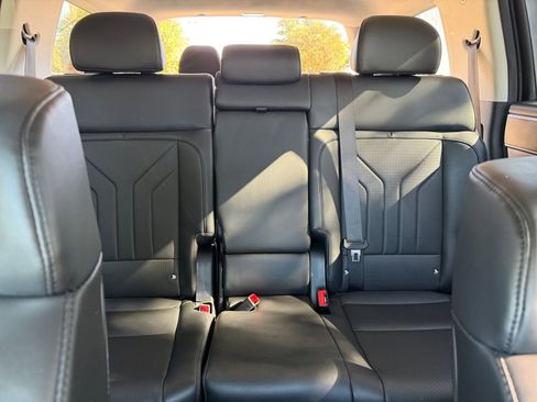 Used 2025 Hyundai Santa Fe SEL image 38