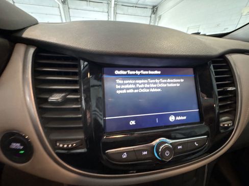 Used 2020 Chevrolet Trax LT w/ Driver Confidence Package image 14