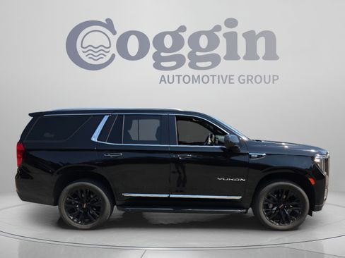 Used 2021 GMC Yukon SLT w/ Rear Media and Nav Package AWD/4WD image 6