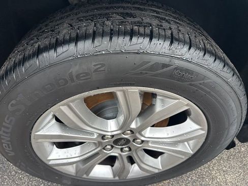 Used 2024 Ford Edge Titanium image 29