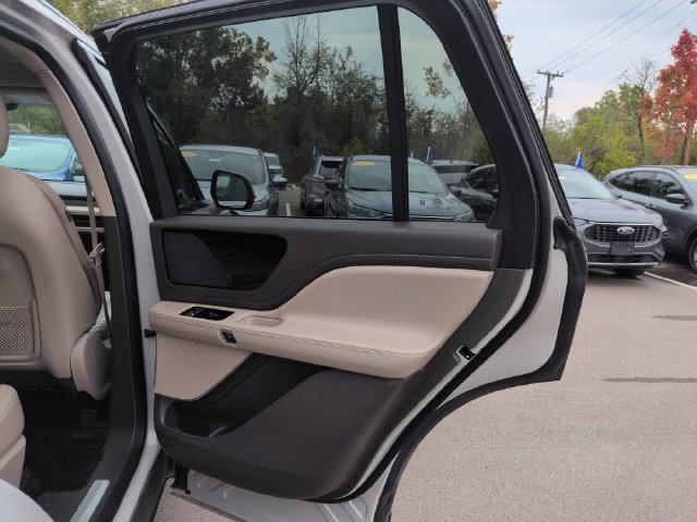Used 2021 Lincoln Aviator AWD w/ Elements Package image 16