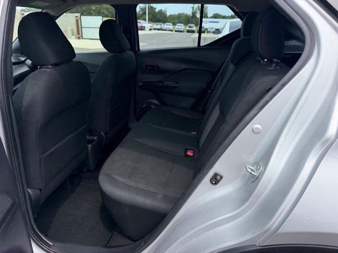 Used 2018 Nissan Kicks S FWD image 9