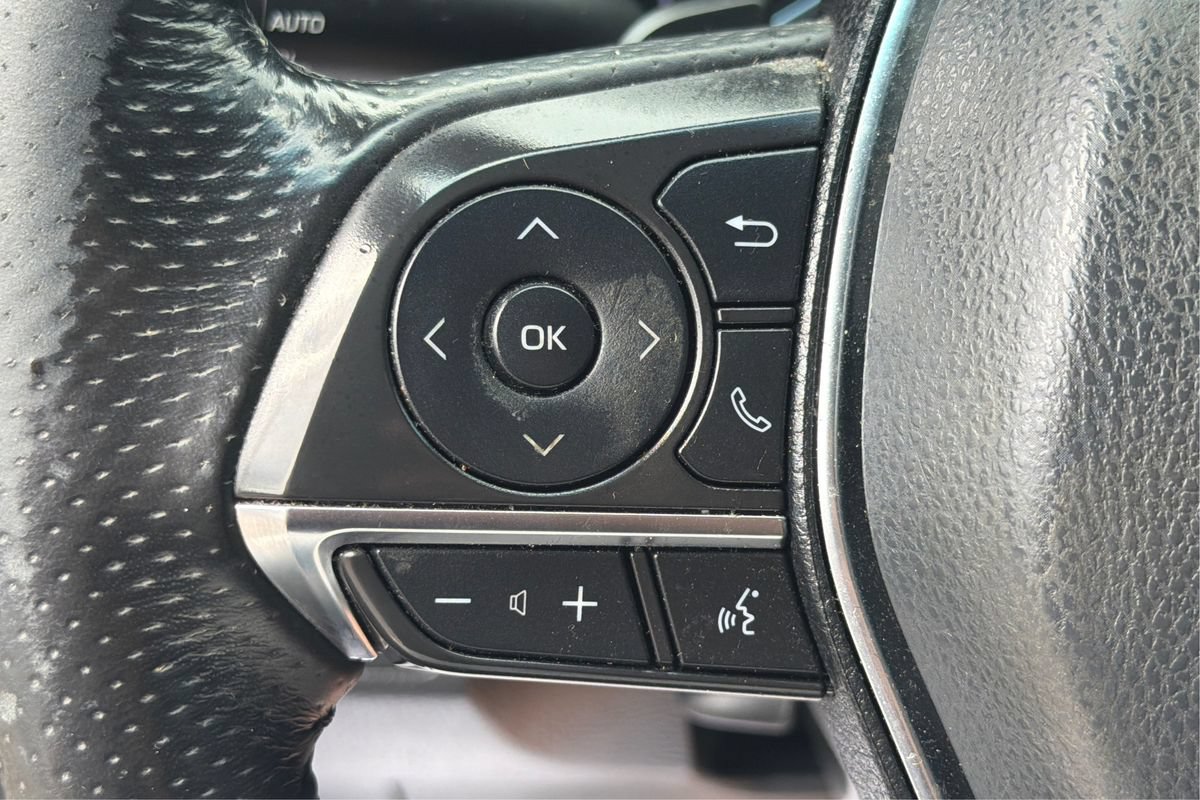 Used 2022 Toyota Avalon XSE FWD image 34