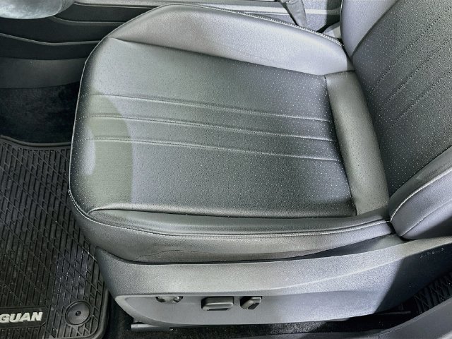 Certified 2024 Volkswagen Tiguan SE AWD/4WD image 19