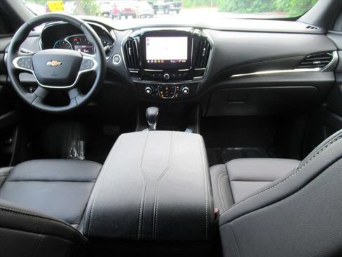 Used 2023 Chevrolet Traverse LT w/ LT Premium Package AWD/4WD image 12
