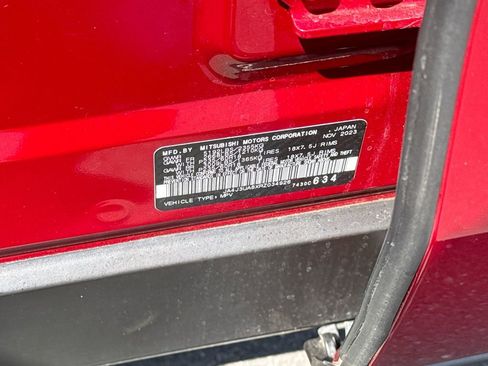 Used 2024 Mitsubishi Outlander ES FWD image 27