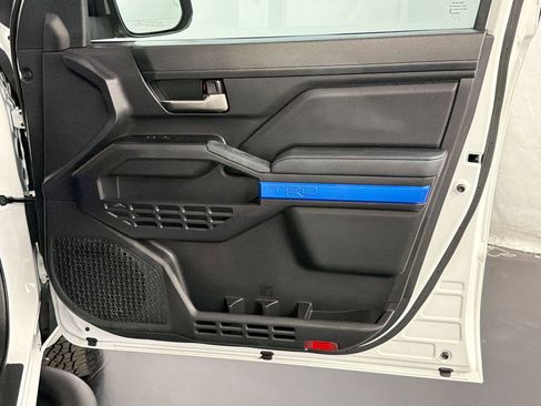 Used 2025 Toyota Tacoma TRD Off-Road image 32