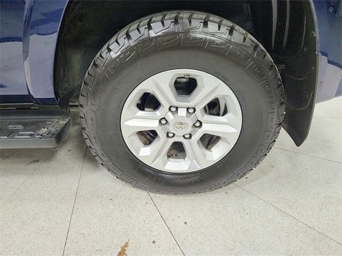 Used 2021 Toyota 4Runner SR5 Premium image 43