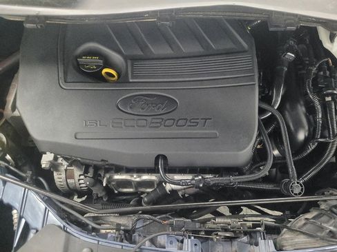Used 2018 Ford Escape SE w/ SE Sport Appearance Package FWD image 30