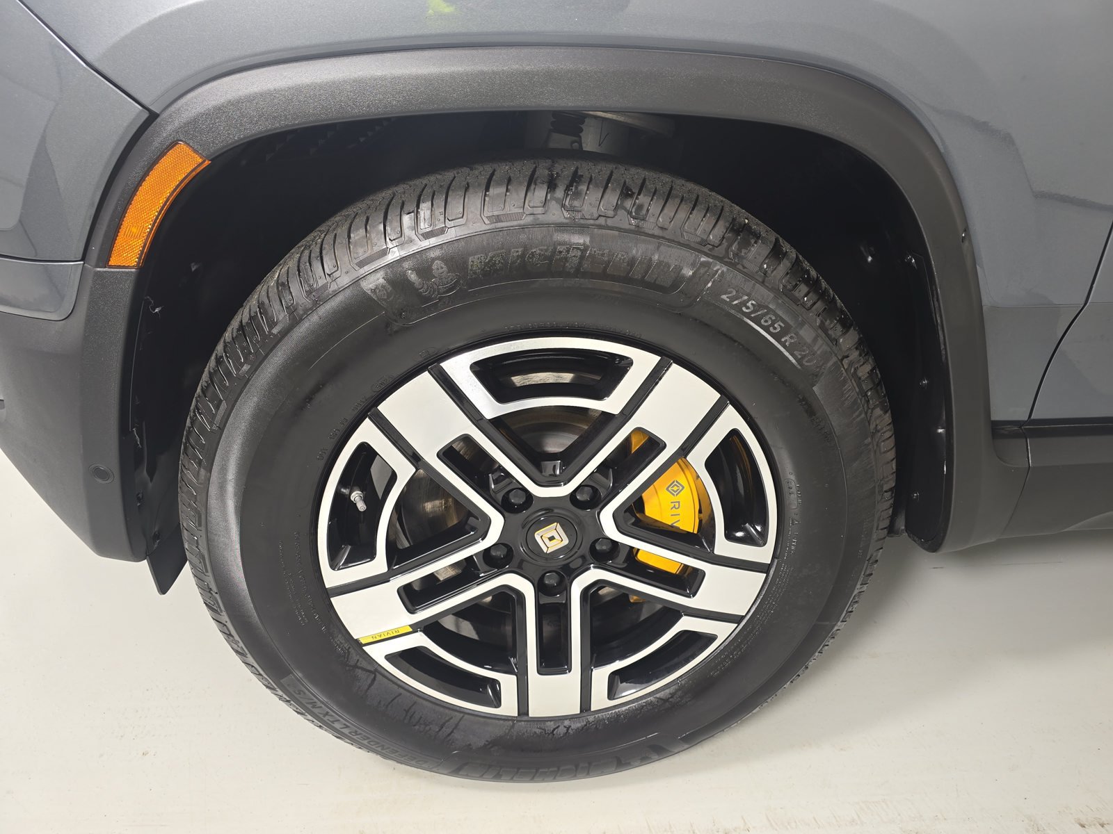 Used 2023 Rivian R1S Launch Edition Quad AWD/4WD image 9