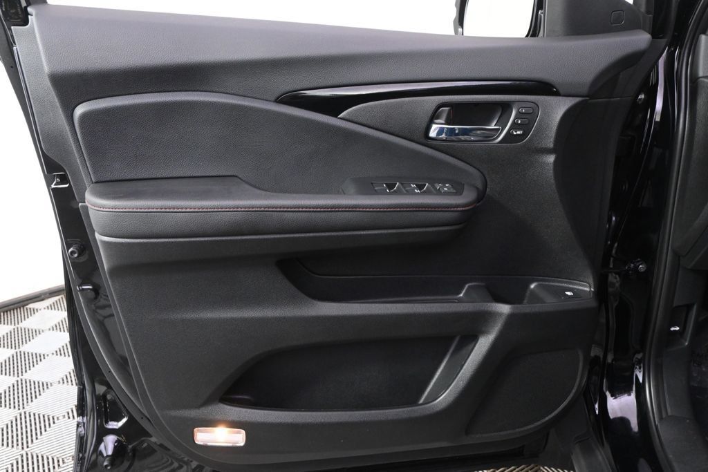 Used 2026 Honda Ridgeline Black Edition image 22