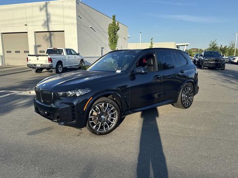 Used 2025 BMW X5 xDrive50e w/ M Sport Package AWD/4WD image 5