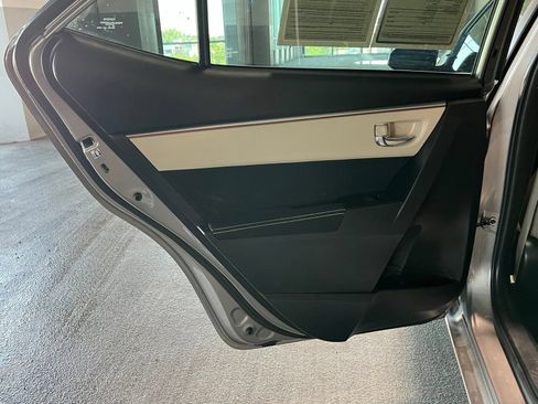 Used 2016 Toyota Corolla LE FWD image 31