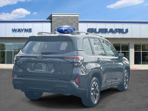 Used 2025 Subaru Forester Premium AWD/4WD image 3