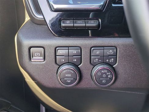 Certified 2024 Chevrolet Silverado 3500 High Country w/ High Country Premium Package image 18