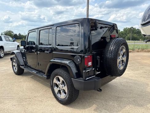 Used 2016 Jeep Wrangler Unlimited Sahara AWD/4WD image 5