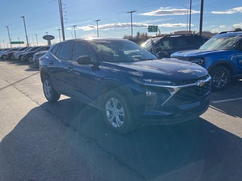 Used 2024 Chevrolet Trax LS image 1