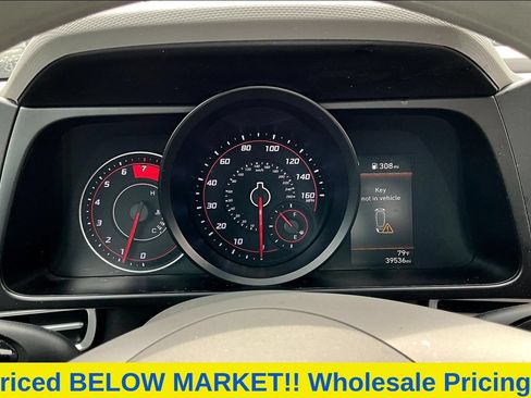 Used 2022 Hyundai Elantra SEL w/ Cargo Package FWD image 14