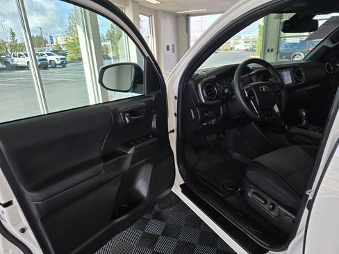 Used 2023 Toyota Tacoma TRD Off-Road image 19