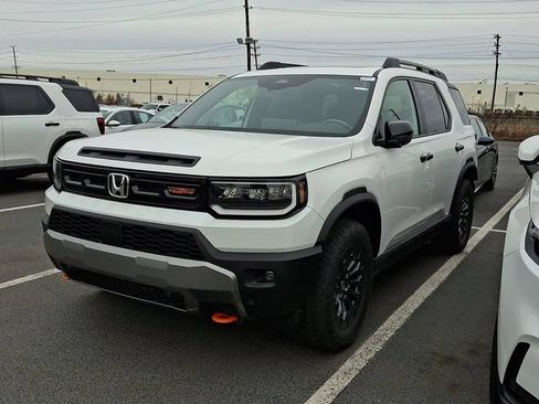 Certified 2026 Honda Passport TrailSport image 3