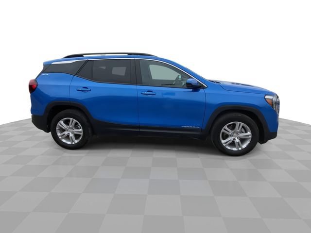 Used 2024 GMC Terrain SLE w/ Driver Convenience Package FWD image 3