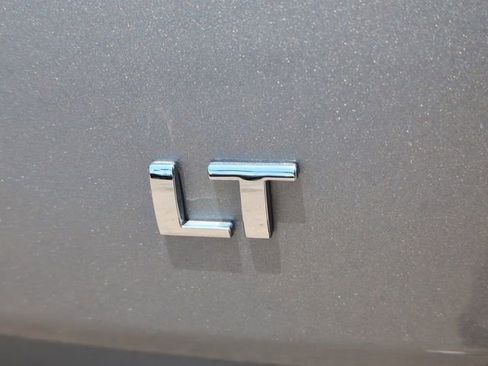 Certified 2023 Chevrolet Traverse LT FWD image 30