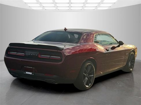 Certified 2022 Dodge Challenger R/T w/ Plus Package image 7