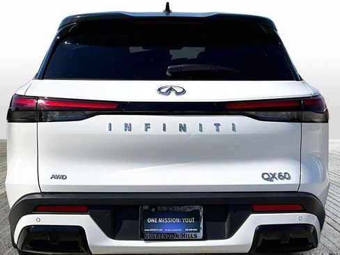 Certified 2024 INFINITI QX60 Pure image 7