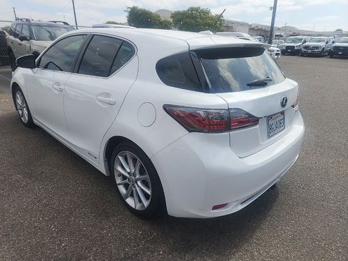 Used 2013 Lexus CT 200h w/ Premium Pkg w/Navigation FWD image 10