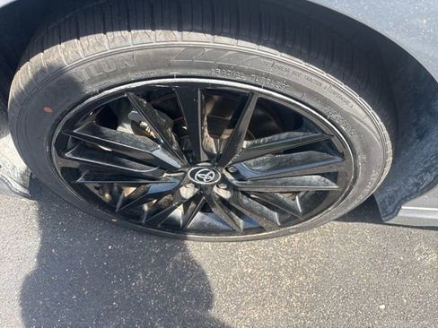Used 2024 Toyota Camry XSE FWD image 4