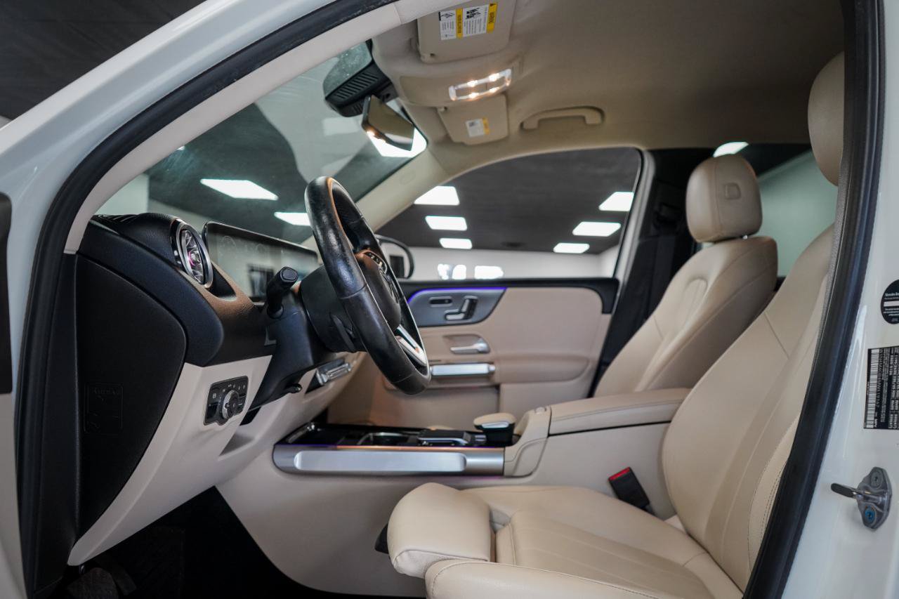 Used 2021 Mercedes-Benz GLB 250 w/ Premium Package image 7