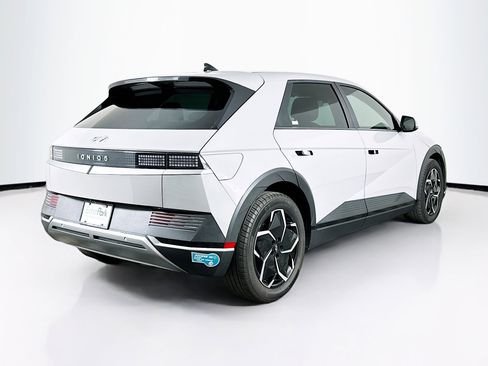 Used 2024 Hyundai Ioniq 5 SE image 9