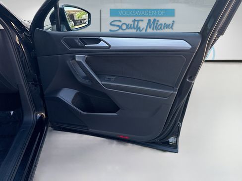 Used 2022 Volkswagen Tiguan S image 33