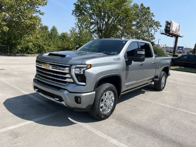 Used 2024 Chevrolet Silverado 2500 High Country w/ High Country Premium Package AWD/4WD image 4