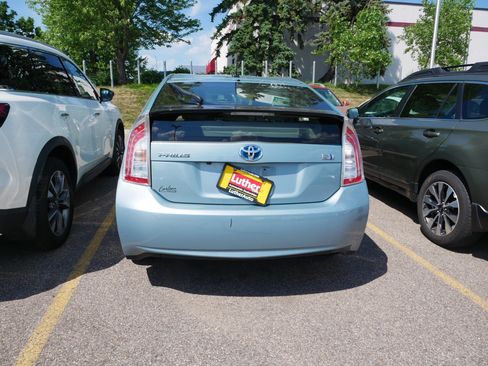 Used 2014 Toyota Prius Four FWD image 4