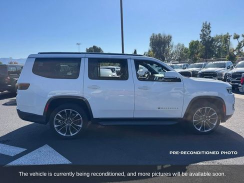 Used 2022 Jeep Wagoneer Series II w/ Premium Group I AWD/4WD image 7