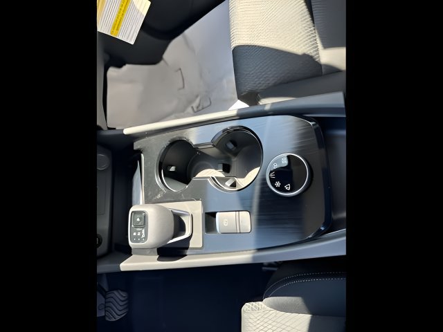 Used 2025 Nissan Rogue SV AWD/4WD image 17