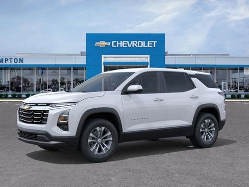 New 2026 Chevrolet Equinox LT FWD image 2
