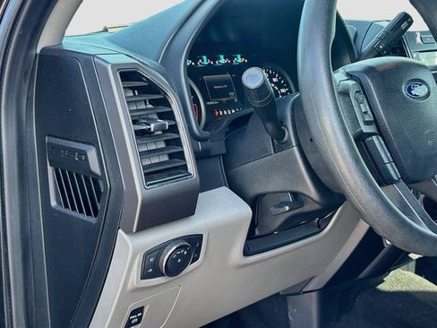 Used 2019 Ford F150 XLT w/ Trailer Tow Package RWD image 10