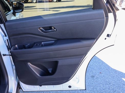 New 2025 Nissan Pathfinder SV image 19