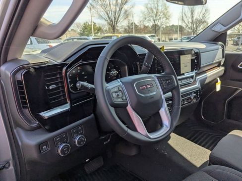 New 2026 GMC Sierra 1500 SLE w/ X31 Off-Road Package AWD/4WD image 10
