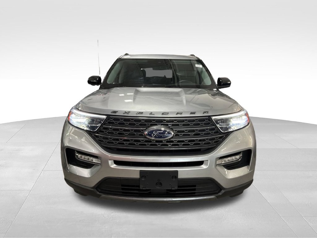 Used 2023 Ford Explorer XLT w/ Equipment Group 202A AWD/4WD image 18