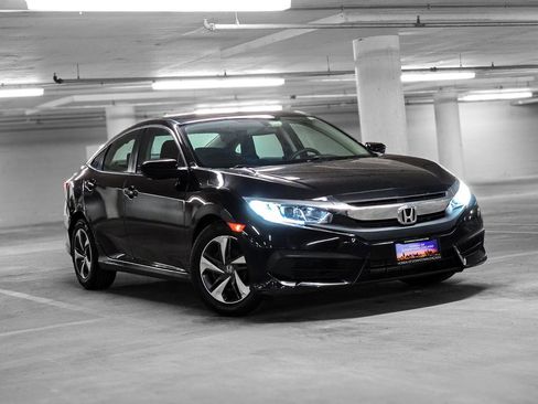 Used 2018 Honda Civic LX image 4