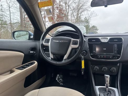 Used 2011 Chrysler 200 Touring w/ Cold Weather Group image 9